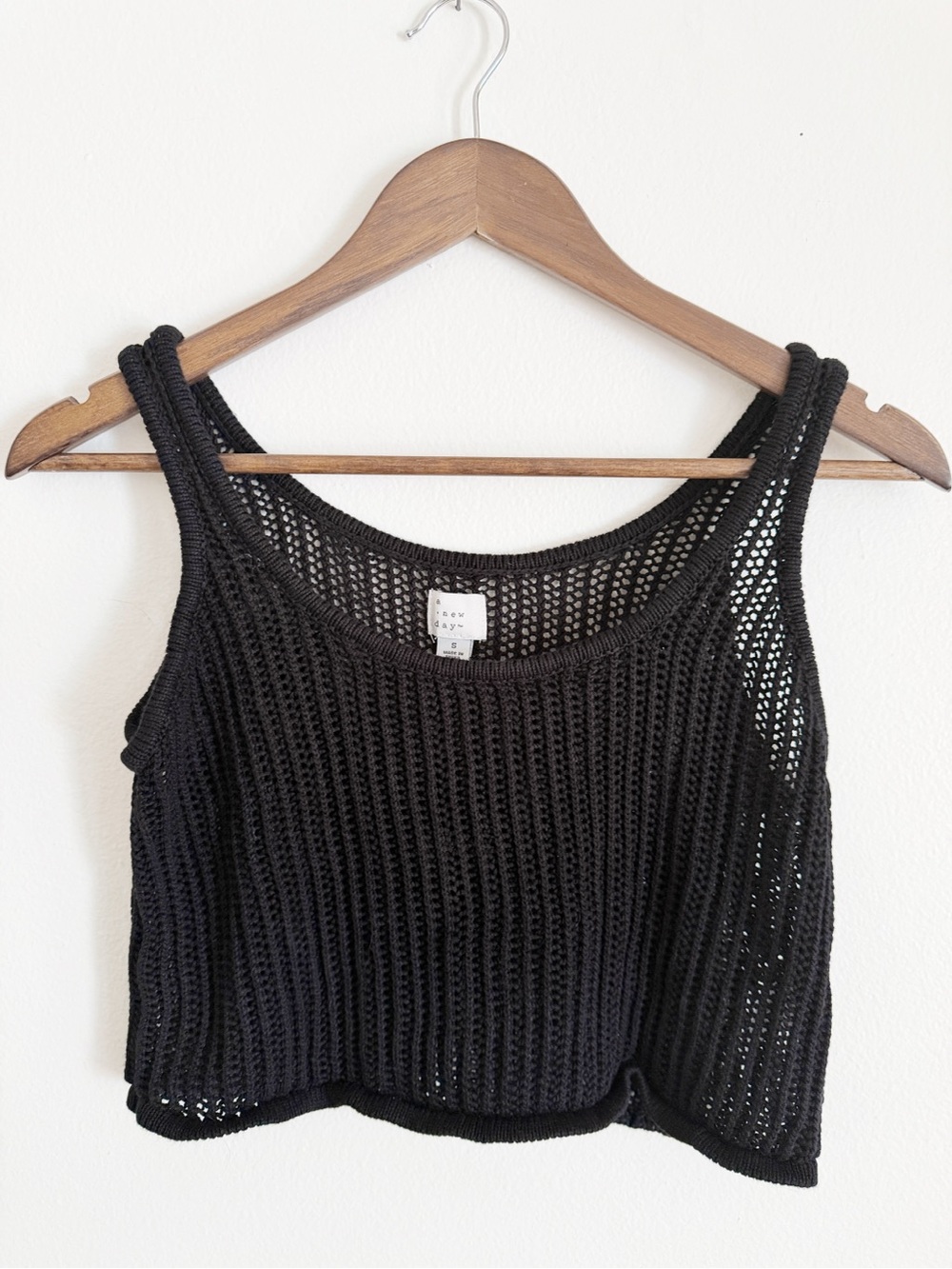 a new day Black Open-Knit Cropped Tank Small